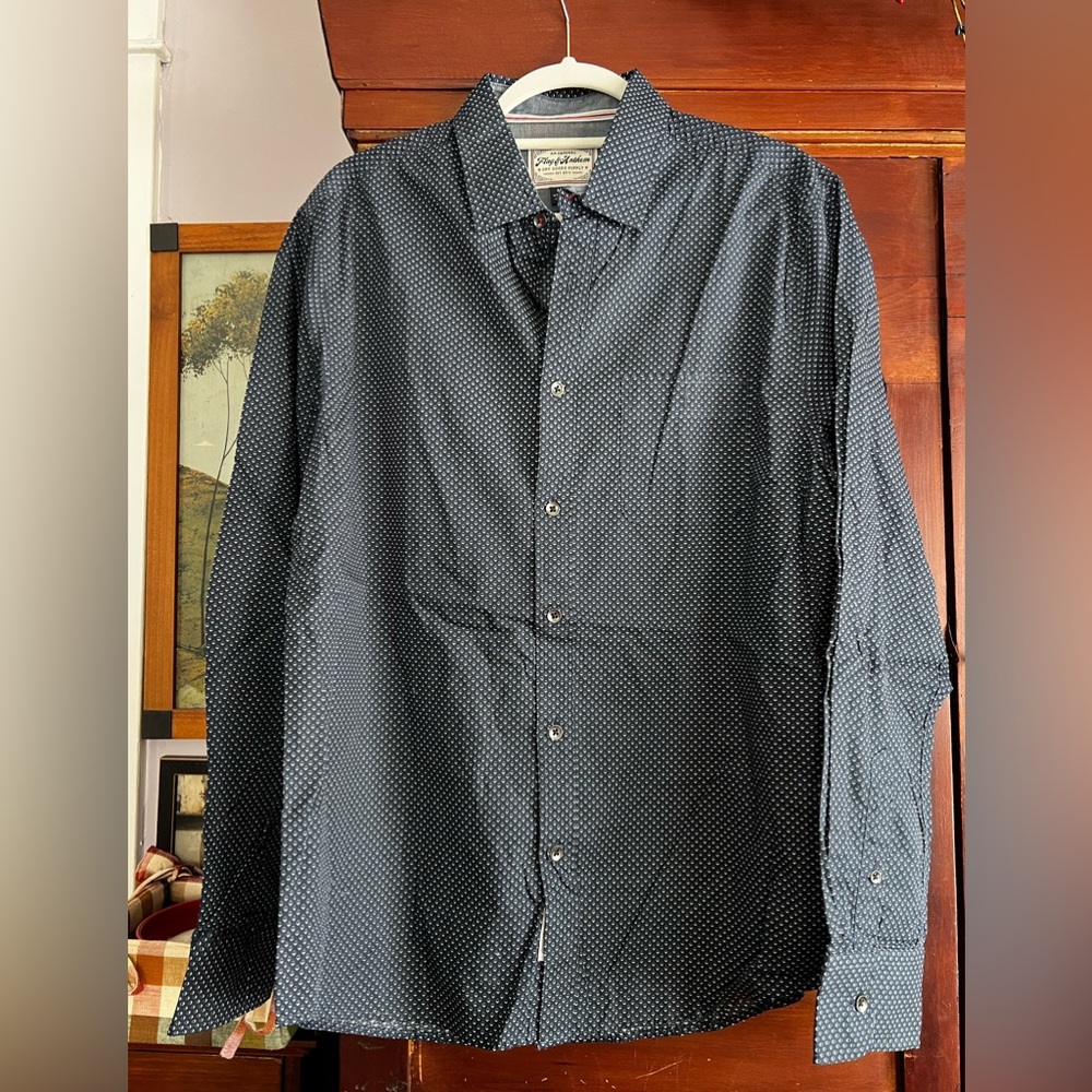 Men’s Flag and Anthem blue dress shirt size Medium